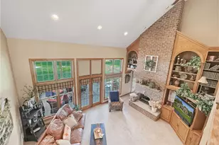 982 Lexington Dr, Hermitage, PA 16148 - Photo 10