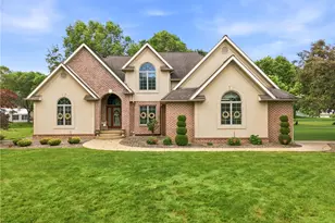 982 Lexington Dr, Hermitage, PA 16148 - Photo 1