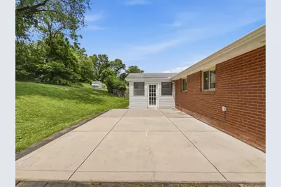 722 Redstone Dr, Pittsburgh, PA 15101 - Photo 26
