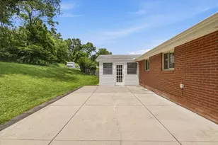 722 Redstone Dr, Pittsburgh, PA 15101 - Photo 26