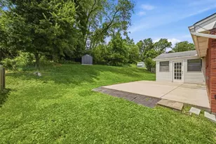 722 Redstone Dr, Pittsburgh, PA 15101 - Photo 2