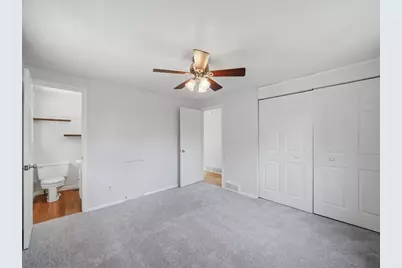 722 Redstone Dr, Pittsburgh, PA 15101 - Photo 16