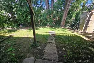 200 Juniper Dr, Moon/Crescent Twp, PA 15108 - Photo 12