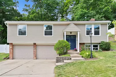 113 Spruce Valley Dr, Ross Twp, PA 15229 - Photo 2