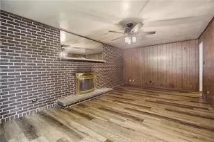 471 Beech Rd, Pittsburgh, PA 15239 - Photo 16