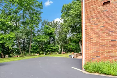 5892 Lorene Dr, Bethel Park, PA 15102 - Photo 32