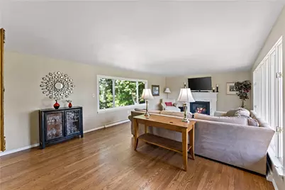 5892 Lorene Dr, Bethel Park, PA 15102 - Photo 4