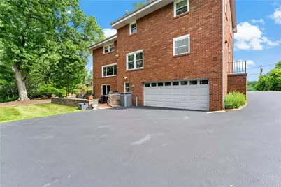 5892 Lorene Dr, Bethel Park, PA 15102 - Photo 28