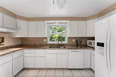 5892 Lorene Dr, Bethel Park, PA 15102 - Photo 10