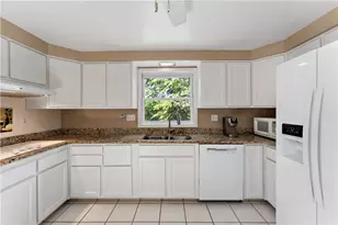 5892 Lorene Dr, Bethel Park, PA 15102 - Photo 10