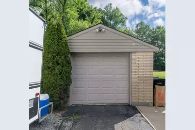 142 Emmet Dr, Chippewa Township, PA 15010 - Photo 6