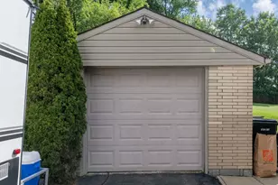 142 Emmet Dr, Chippewa Township, PA 15010 - Photo 6
