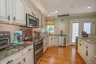 2010 Michael Dr, Pittsburgh, PA 15227 - Photo 2