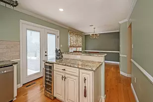 2010 Michael Dr, Pittsburgh, PA 15227 - Photo 8