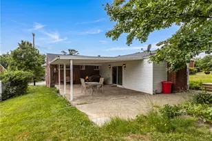 203 Burch Dr, Moon/Crescent Twp, PA 15108 - Photo 6