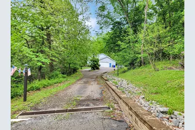 130 Lewis St, Bell Acres, PA 15003 - Photo 2
