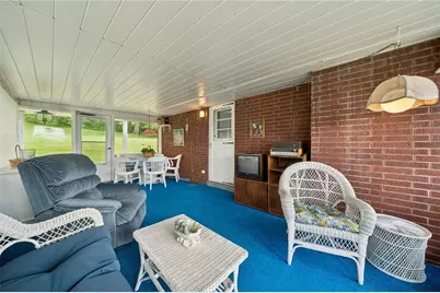 648 Birch St, Jeannette, PA 15644 - Photo 24