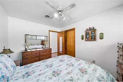 648 Birch St, Jeannette, PA 15644 - Photo 18
