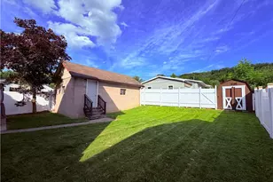 2067 Broadway Ave, Hempfield Township, PA 15601 - Photo 44
