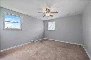 927 Edward Dr, Pittsburgh, PA 15227 - Photo 14