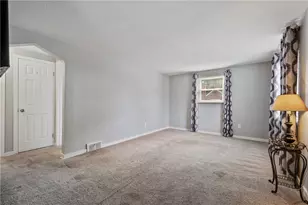 927 Edward Dr, Pittsburgh, PA 15227 - Photo 12