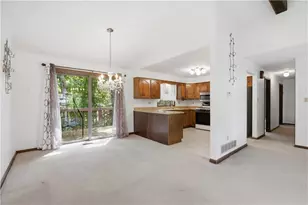 1721 Grovecrest Dr, Pittsburgh, PA 15239 - Photo 8