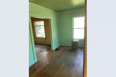 541 Lorain St, Sharon, PA 16146 - Photo 6