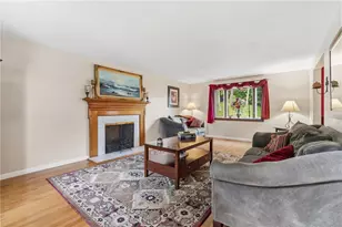 2738 Milford Dr, Bethel Park, PA 15102 - Photo 4
