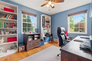 2738 Milford Dr, Bethel Park, PA 15102 - Photo 10