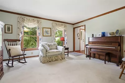 2414 Wedgewood Dr, Pittsburgh, PA 15090 - Photo 10