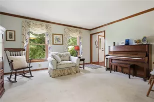 2414 Wedgewood Dr, Pittsburgh, PA 15090 - Photo 10