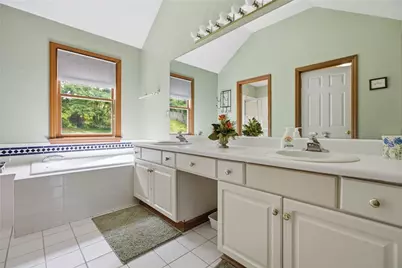 2414 Wedgewood Dr, Pittsburgh, PA 15090 - Photo 32