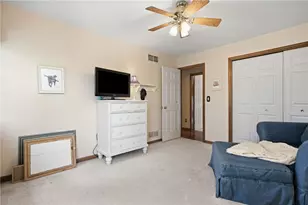 2414 Wedgewood Dr, Pittsburgh, PA 15090 - Photo 26