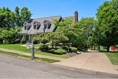 10207 Country Manor Ln, Pittsburgh, PA 15090 - Photo 2
