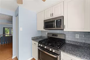 104 Spruce Ct, Ross Twp, PA 15229 - Photo 8