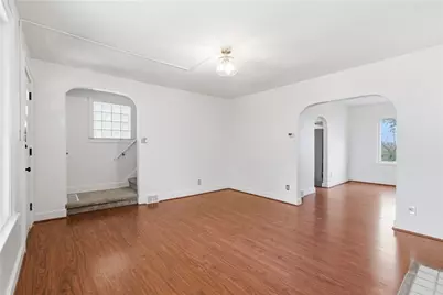 240 Ridgewood Ave, Pittsburgh, PA 15229 - Photo 10
