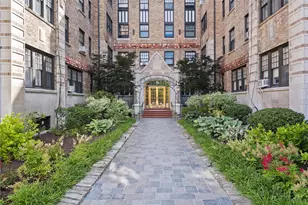166 N Dithridge St, Pittsburgh, PA 15213 - Photo 2