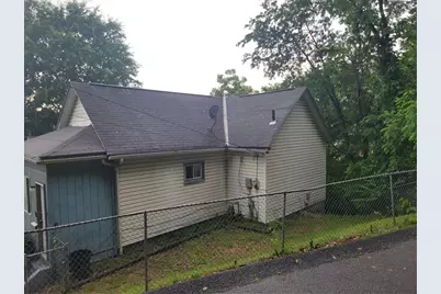 800 6th St, Stowe Township, PA 15136 - Photo 2