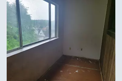 800 6th St, Stowe Township, PA 15136 - Photo 6