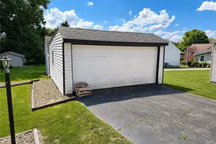 1307 N Mercer St, New Castle, PA 16105 - Photo 6