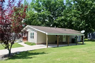 806 Center St, Boswell Boro, PA 15531 - Photo 2
