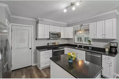 320 Frazier Dr, Neshannock Township, PA 16105 - Photo 4