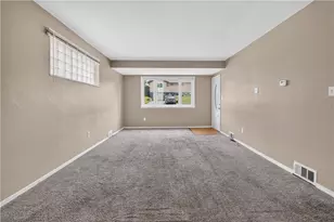 107 Dunbar Dr, Wilkins Township, PA 15235 - Photo 10