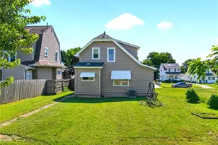 2007 Delaware Ave, New Castle, PA 16105 - Photo 4