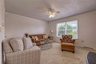727 Dithridge St, Jeannette, PA 15644 - Photo 6