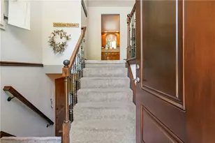 118 Merwood Dr, Ross Twp, PA 15214 - Photo 2