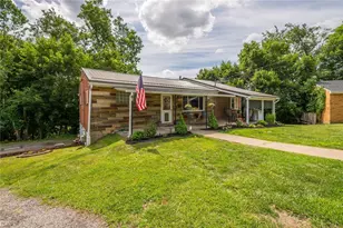 4 Ann St, Carnegie, PA 15106 - Photo 2
