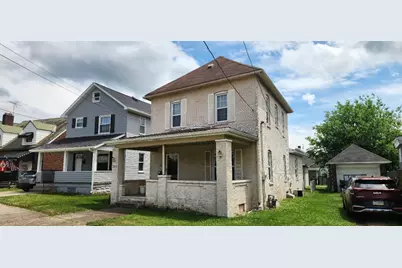 386 Pittsburgh Circle, Ellwood City, PA 16117 - Photo 2