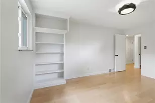 824 Foxland Dr, Pittsburgh, PA 15243 - Photo 20
