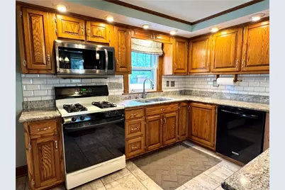 268 Holyoke Road, Center Township, PA 16001 - Photo 4